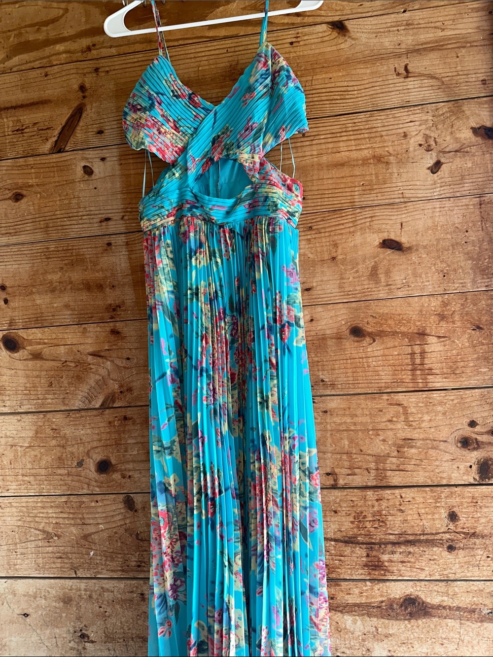 Rosevelvet Turquoise Floral Pleated Maxi Dress